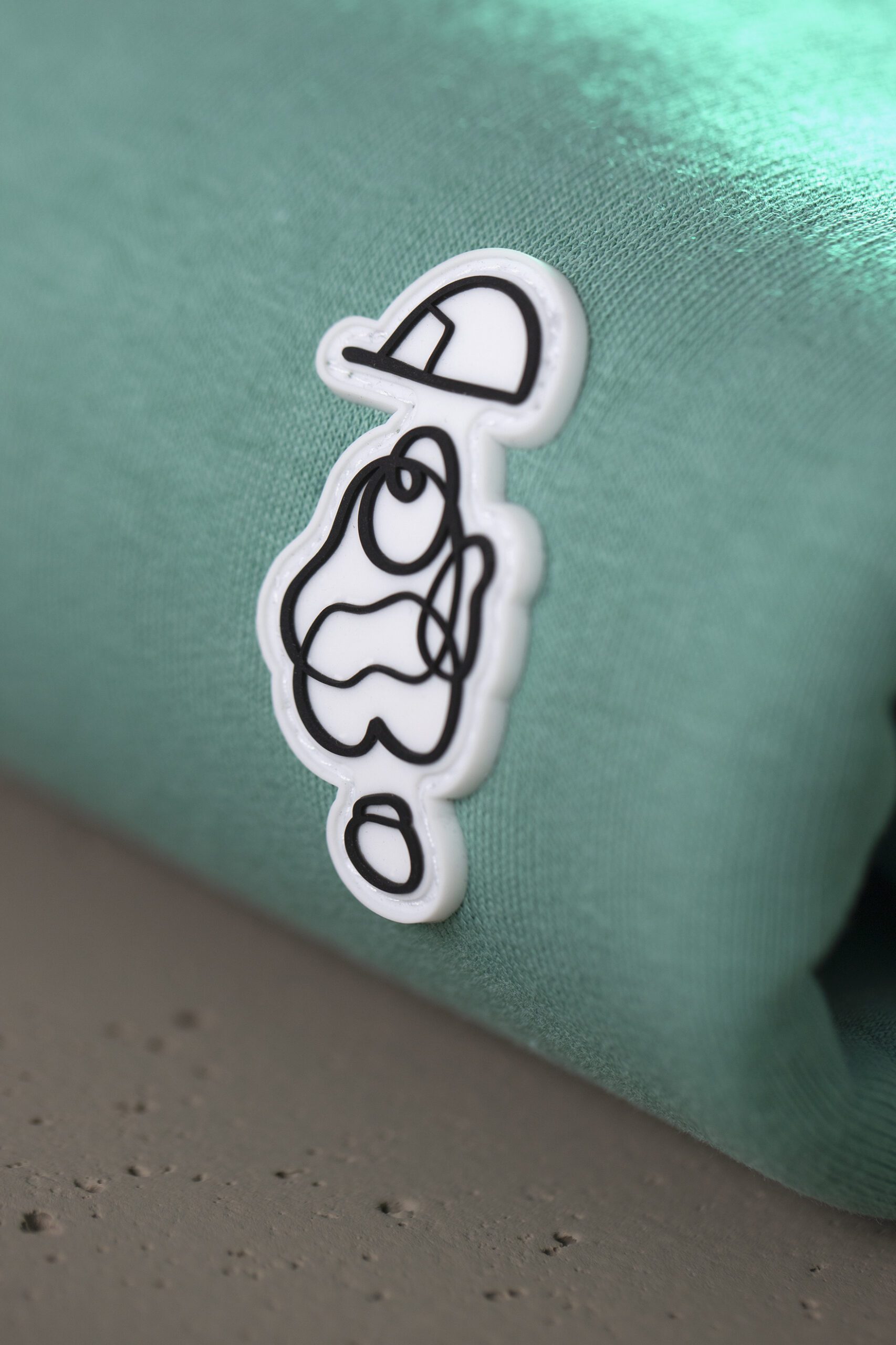 sudadera martxelo detalle Parche PVC estudio - tef