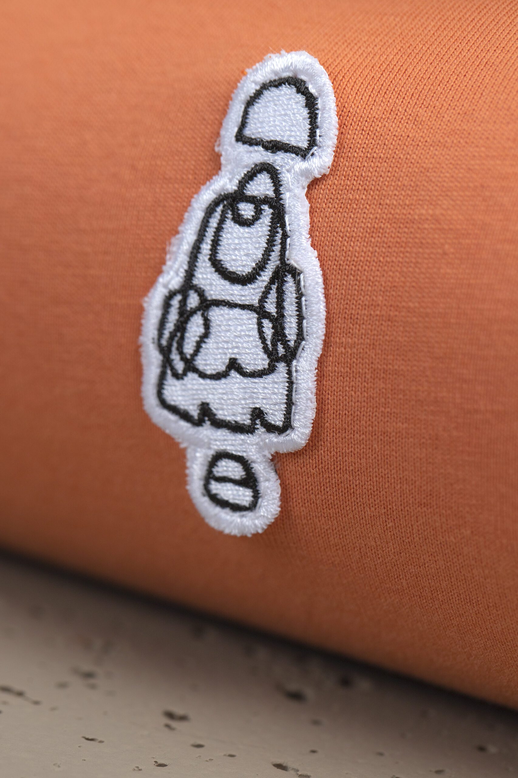 camiseta posu, detalle parche - tef